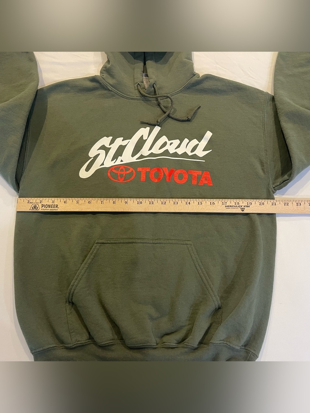 St Cloud Toyota Enthusiasts Minnesota Car Culture Pullover Hoodie Size M - Picture 5 of 8